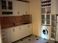 twin-apart-kitchen2